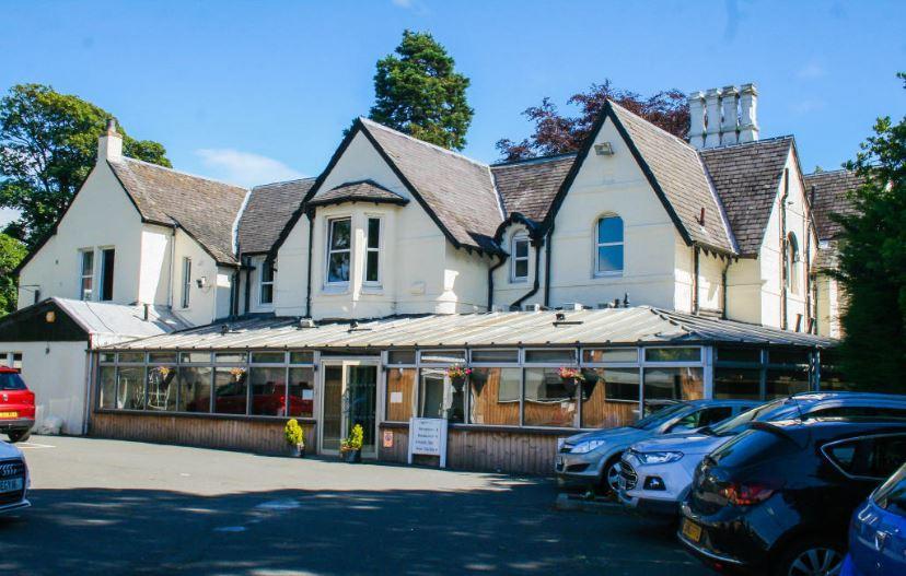 Kaim Park Hotel Bathgate Exterior photo