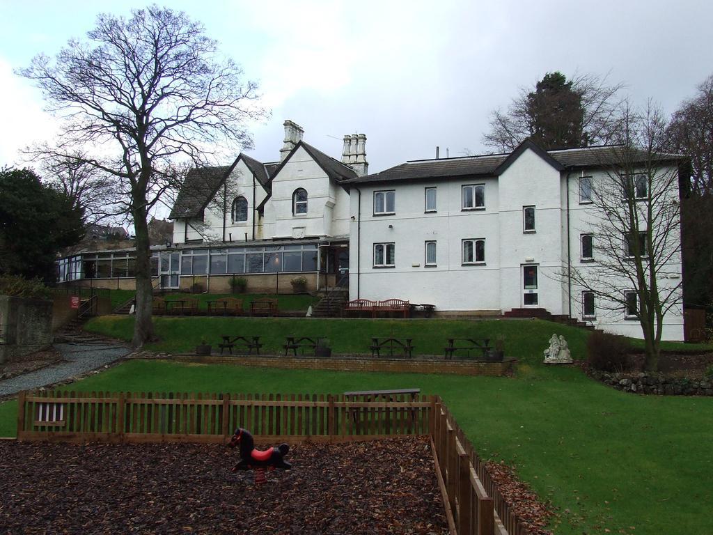 Kaim Park Hotel Bathgate Exterior photo